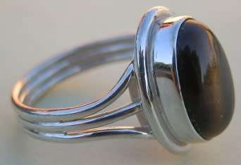 Attractive Sterling silver and Tiger's Eye ring.  Size P