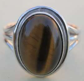 Attractive Sterling silver and Tiger's Eye ring.  Size P