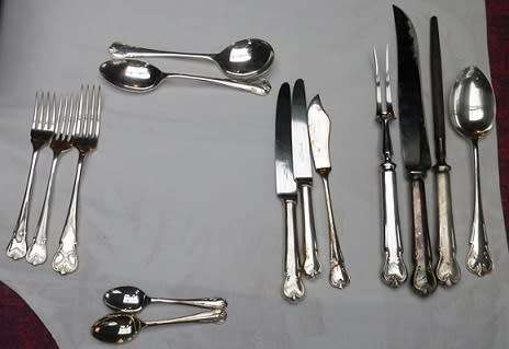 Magnificent 87 piece,8 place setting,QUEENS PATTERN A1Silver-plated cutlery service.Canteen with key