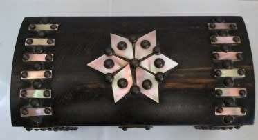 PRETTY c1890's WOODEN CARD/LETTER BOX with beautiful mother-of-pearl detail. 20x10x10cm