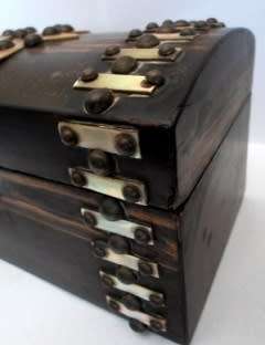 PRETTY c1890's WOODEN CARD/LETTER BOX with beautiful mother-of-pearl detail. 20x10x10cm