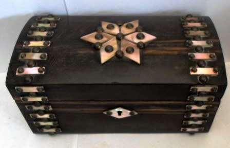 PRETTY c1890's WOODEN CARD/LETTER BOX with beautiful mother-of-pearl detail. 20x10x10cm