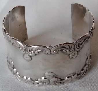 SILVER ART NOUVEAU CUFF BANGLE. 24 GRAM  WIDTH: 30 mm wide
