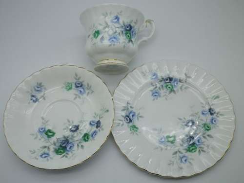 ROYAL ALBERT Bone China Trio. "INSPIRATION"