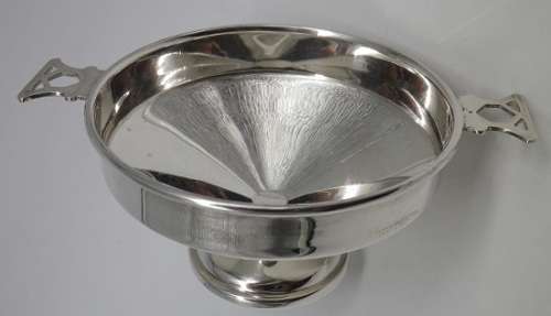 ART DECO 1930s Hallmarked Sterling Silver 2 handled bowl Warner Brothers Delhi India 5x12cm 73grms