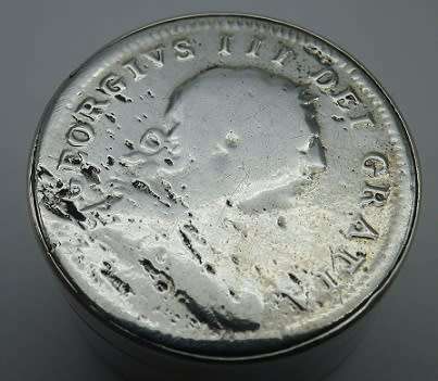 Sterling Silver pill pot with coin lid 1805 TEN PENCE IRISH BANK TOKEN.GEORGE III 12grms 2.3x 1.3 cm