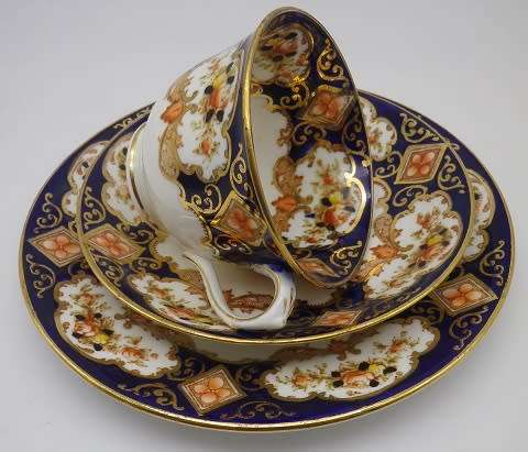 ROYAL ALBERT CROWN CHINA trio. Unnamed set #43 established 1970 EXCELLENT CONDITION.