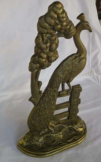 HUGE ANTIQUE SOLID BASS ORNATE PEACOCK DOOR STOP. MADE IN ENGLAND 42cm