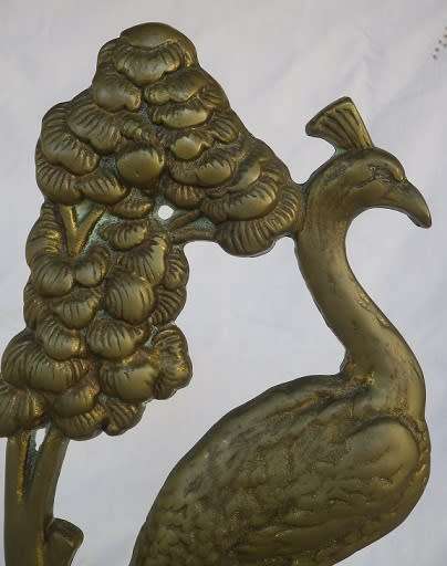 HUGE ANTIQUE SOLID BASS ORNATE PEACOCK DOOR STOP. MADE IN ENGLAND 42cm