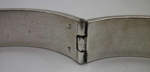 FOR ROGER ONLY PLEASE HEAVY VINTAGE STERLING SILVER UNISEX CLIP BANGLE. 66grms. 6.5 x 6 x 1.5cm