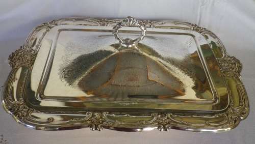 SUPERB LARGE ORNATE SILVER-PLATED RECTANGULAR SERVING BOWL WITH GLASS LINER. 50 x 33.5cm