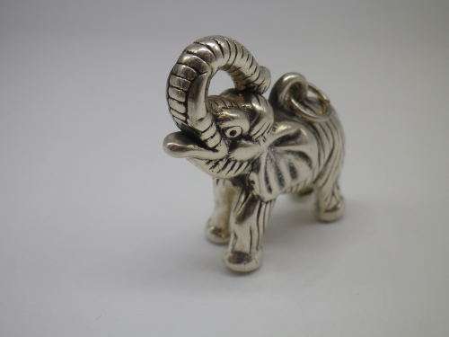 WOW!! Beautiful Large Sterling Silver Elephant Pendant or Ornament. 4.7 x 4.3cm. 12.3 grms.
