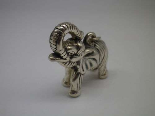 WOW!! Beautiful Large Sterling Silver Elephant Pendant or Ornament. 4.7 x 4.3cm. 12.3 grms.
