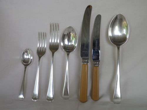 Vintage Silver plated EPNS 41 piece Cutlery Set. 6 places. R Groves and Sons, Sheffield Oak canteen