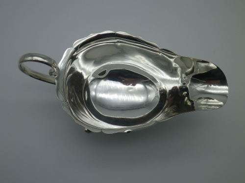 MAPPIN & WEBB HALLMARKED SILVER GRAVY SAUCE BOAT  Sheffield 1932  92g Excellent condition
