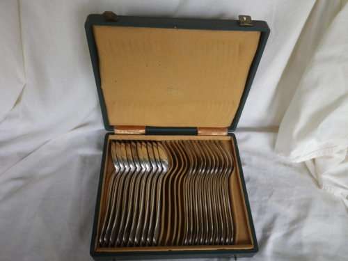FOR JAQCO ONLY PLEASE!!! CHRISTOFLE, FRANCE 20 PIECE SILVER PLATED LARGE FORK & SPOON SET.BOXED