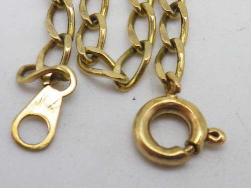 Lovely 9ct yellow gold bracelet. 18.5 cm long 1.6 grms.