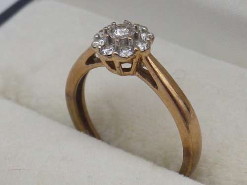 Gorgeous Vintage 9ct Rose Gold & 8 diamond cluster ring  Size K,  1.6 grms