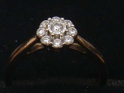Gorgeous Vintage 9ct Rose Gold & 8 diamond cluster ring  Size K,  1.6 grms