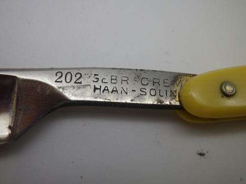 Rare Antique/Vintage JA Henckels Solingen Cut Throat Straight Razor. Boxed with pamphlet