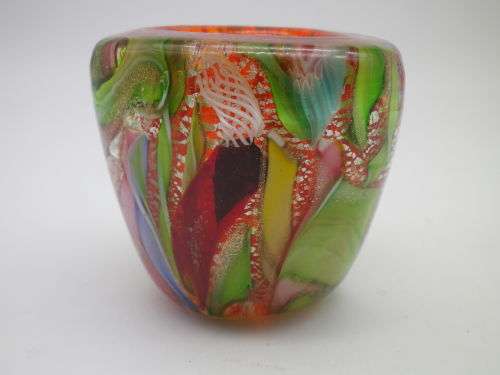 EXQUISITE VINTAGE MURANO Aventurine & Millefiori encased small vase Original label 6.3cm