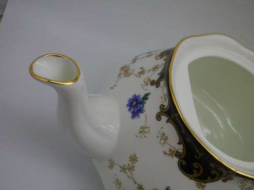 ROYAL ALBERT `DUCHESS`  SPECIAL CENTENARY EDITION LARGE TEAPOT 2010