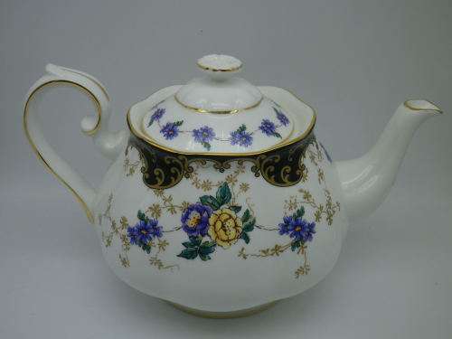 ROYAL ALBERT `DUCHESS`  SPECIAL CENTENARY EDITION LARGE TEAPOT 2010
