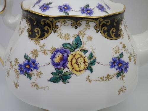 ROYAL ALBERT `DUCHESS`  SPECIAL CENTENARY EDITION LARGE TEAPOT 2010