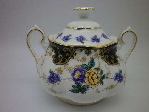 ROYAL ALBERT "DUCHESS"  SPECIAL CENTENARY EDITION LIDDED SUGAR BOWL 2010