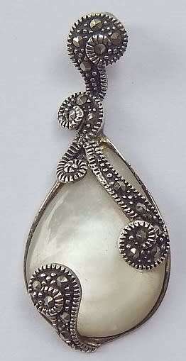 Designer Sterling Silver, Marcasite & Mother of Pearl Pendant 4 x 1.8cm 5grms