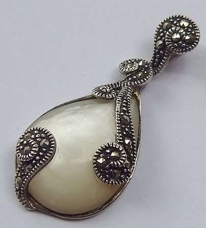 Designer Sterling Silver, Marcasite & Mother of Pearl Pendant 4 x 1.8cm 5grms