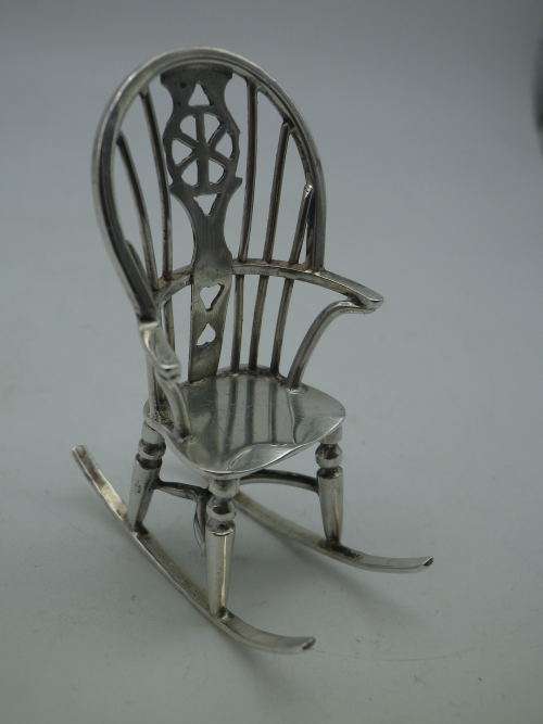 For KieSam only please!  SILVER MINIATURE ROCKING CHAIR. RARE! 5.5cm tall 14 grms LONDON c1975
