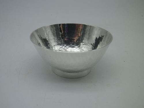 Rare 999 SILVER, ZIMBABWE SMALL ROUND HAMMERED BOWL. 5cm x 2.5 cm 33grms
