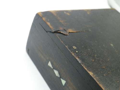 Vintage wooden box with antique Chinese coin and mother of pearl detail 12.5c8.5x 4.5cm
