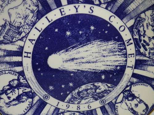 HALLEYS COMET, 1986 Large Limited Edition Plate. Heritage Porcelain, South Africa. No 1647