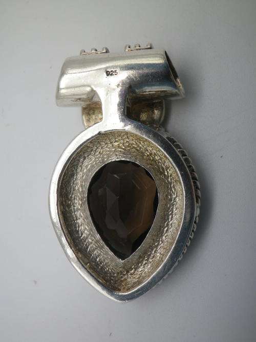 STERLING SILVER & SMOKEY QUARTZ LARGE VINTAGE PENDANT. MAGNIFICENT. 4.5 x3 cm 22grms
