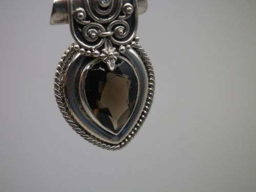 STERLING SILVER & SMOKEY QUARTZ LARGE VINTAGE PENDANT. MAGNIFICENT. 4.5 x3 cm 22grms
