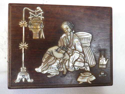 Wooden lidded Oriental Tea Caddy or Jewelry Box with gorgeous mother of Pearl decoration