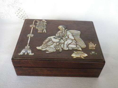 Wooden lidded Oriental Tea Caddy or Jewelry Box with gorgeous mother of Pearl decoration