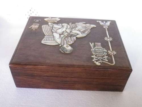 Wooden lidded Oriental Tea Caddy or Jewelry Box with gorgeous mother of Pearl decoration