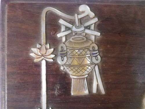 Wooden lidded Oriental Tea Caddy or Jewelry Box with gorgeous mother of Pearl decoration