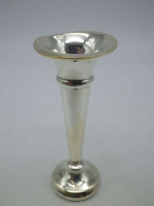 Hallmarked Sterling Silver Miniature bud vase Birmingham 1987 Laurence R Watson & Co 7.5cm
