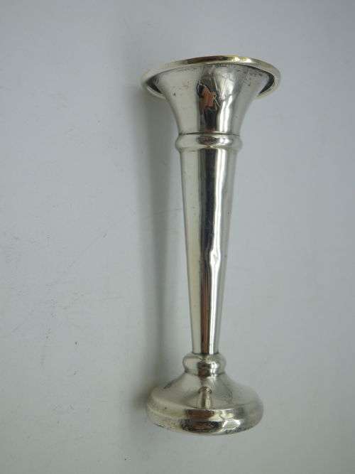 Hallmarked Sterling Silver Miniature bud vase Birmingham 1987 Laurence R Watson & Co 7.5cm