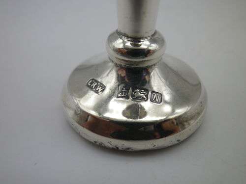 Hallmarked Sterling Silver Miniature bud vase Birmingham 1987 Laurence R Watson & Co 7.5cm