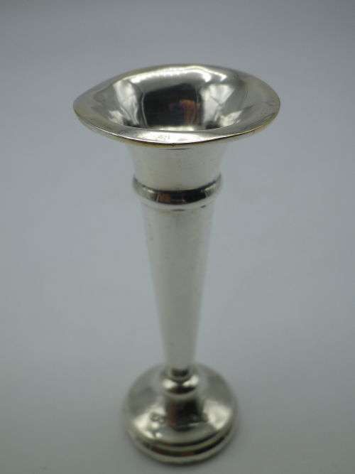 Hallmarked Sterling Silver Miniature bud vase Birmingham 1987 Laurence R Watson & Co 7.5cm