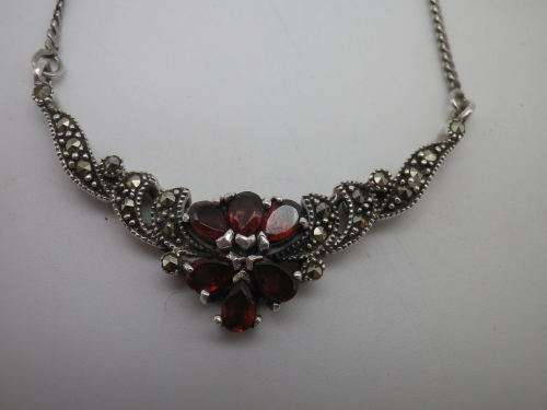 Beautiful Sterling Silver, Garnet & Marcasite Vintage Necklace