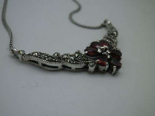 Beautiful Sterling Silver, Garnet & Marcasite Vintage Necklace