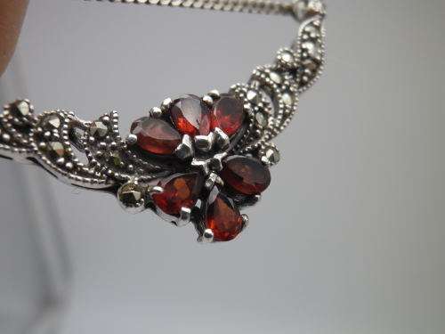 Beautiful Sterling Silver, Garnet & Marcasite Vintage Necklace