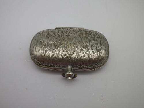 ANTIQUE SILVER PLATED DOUBLE SOVEREIGN COIN CASE 6.2 X 4.5 X 1.7cm