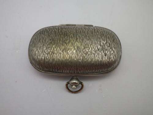ANTIQUE SILVER PLATED DOUBLE SOVEREIGN COIN CASE 6.2 X 4.5 X 1.7cm